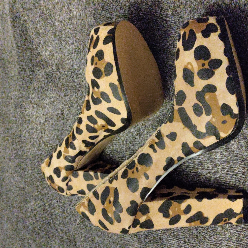 NWOT Carlo's Santana Women's Heels Shoes